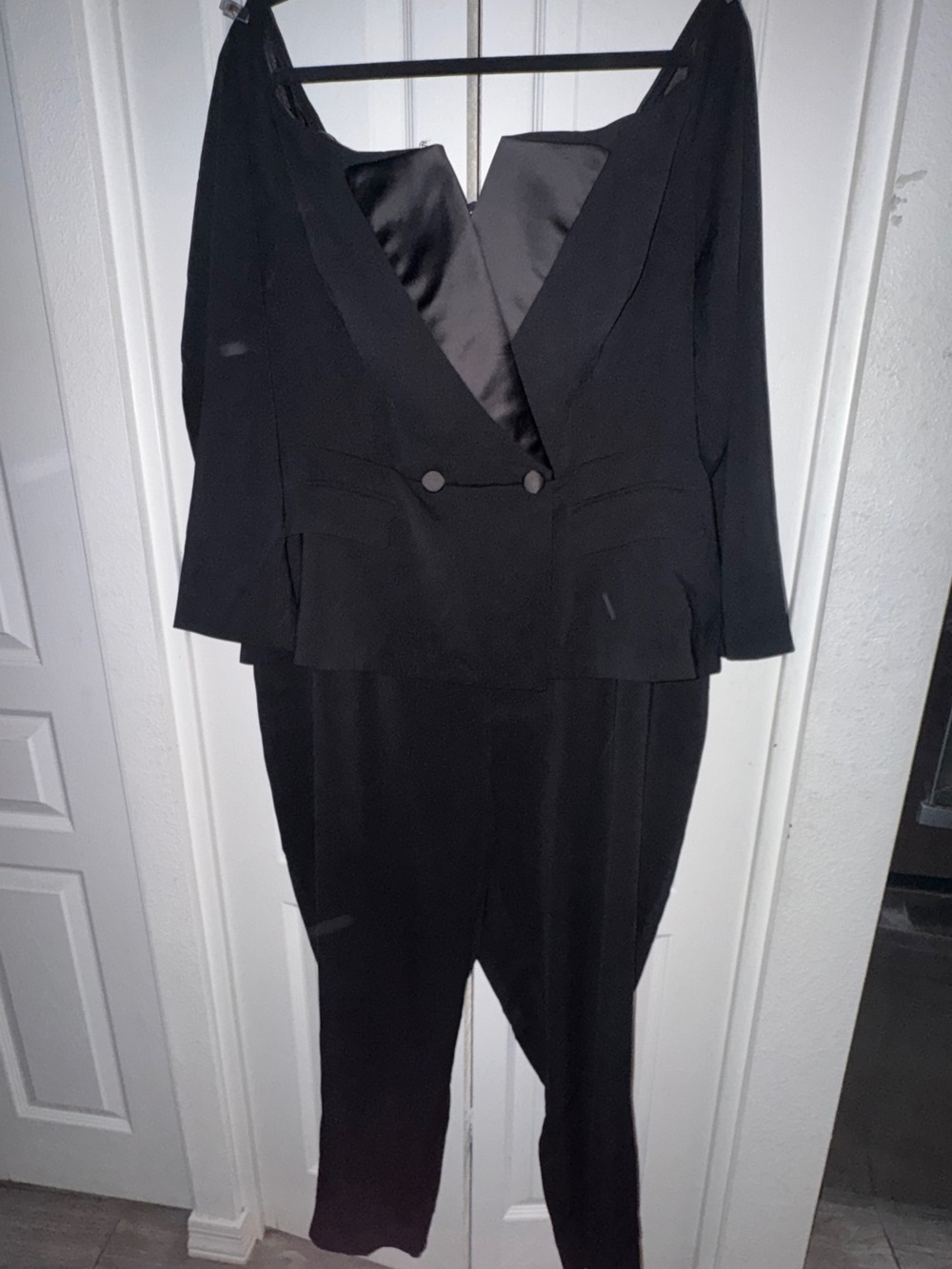 EUC City Chic Sz M/18 Sexy Tux Jumpsuit Black Long Sleeve